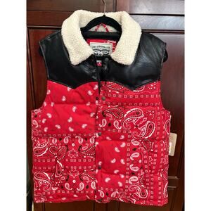 NWT Levis Mens Puffer Vest Red Bandana Faux Leather Sherpa Collar Western SizeXL
